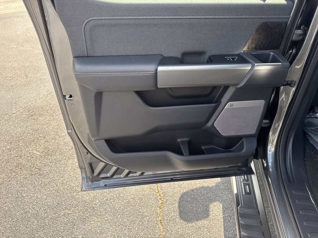 2026 Gray Metallic Ford Super Duty F-350 SRW Lariat 4X4 Truck