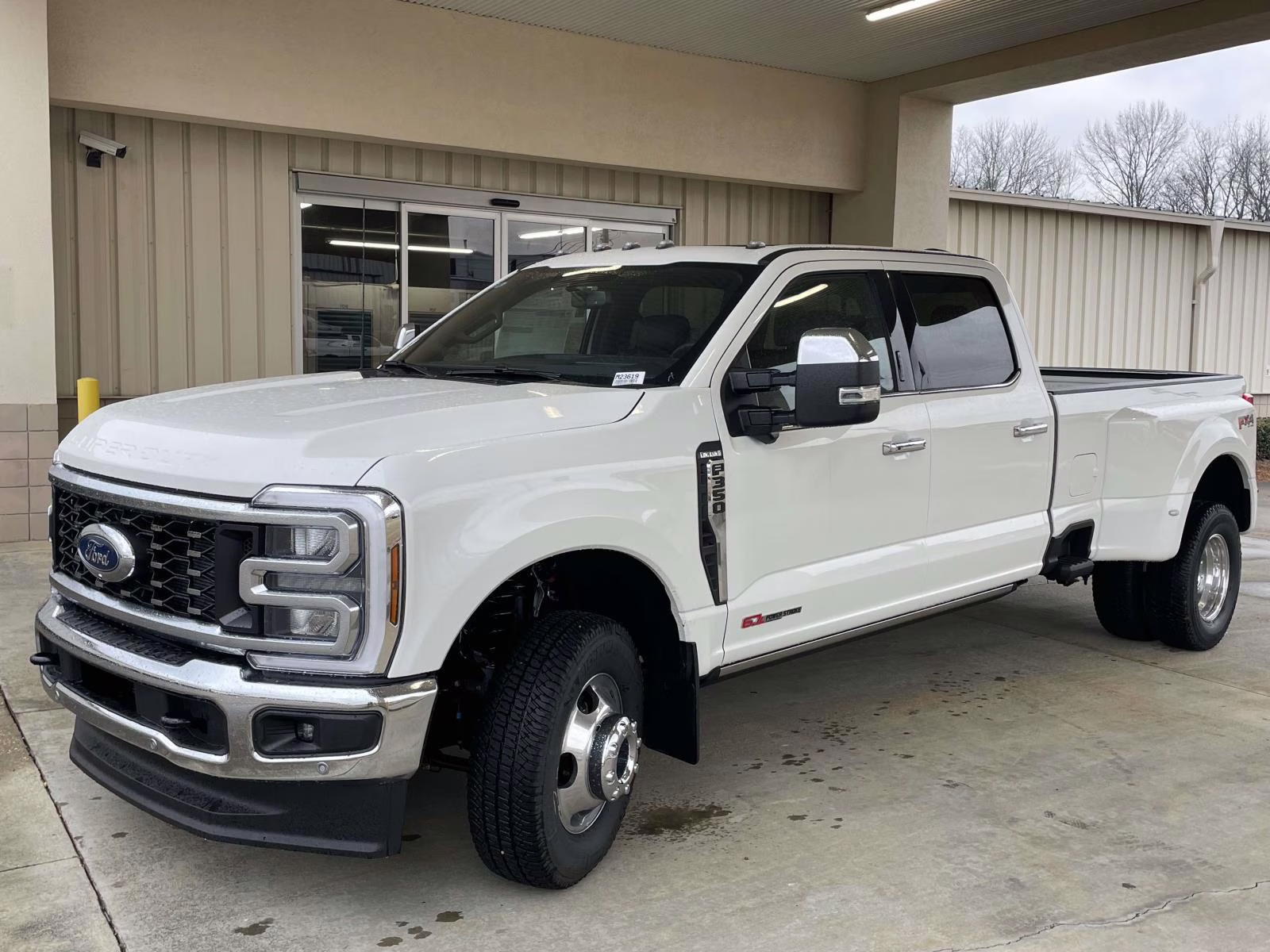 2026 Star White Metallic Tri-Coat Ford Super Duty F-350 DRW King Ranch 4X4 Truck