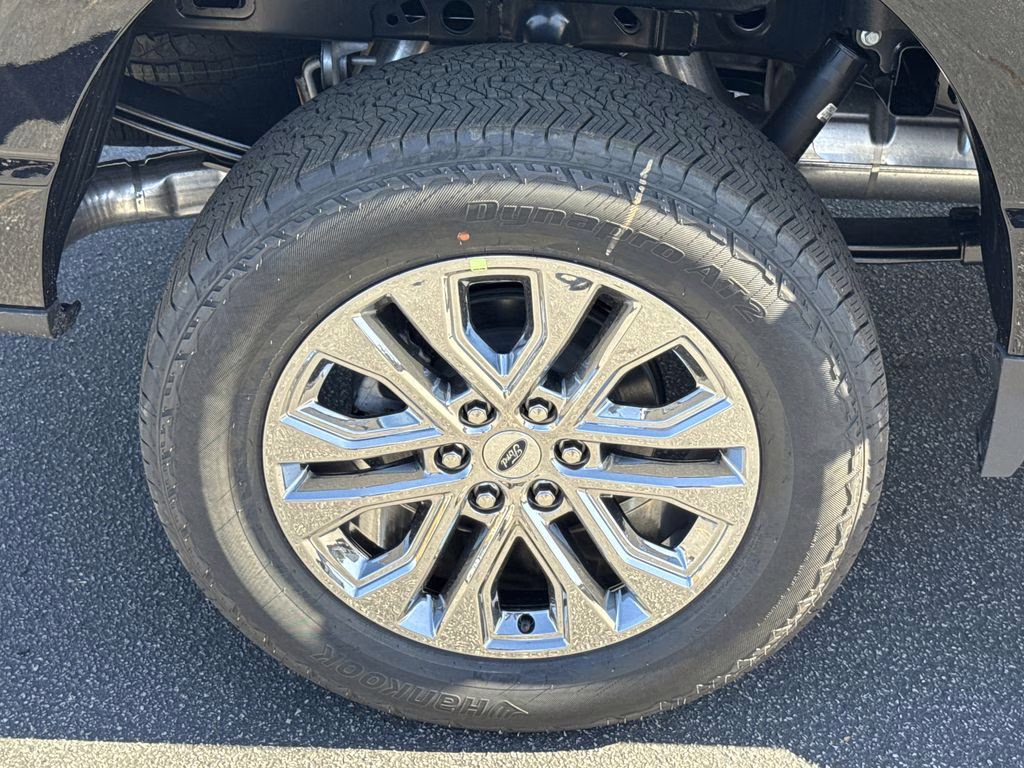 2025 Black Metallic Ford F-150 Lariat 4X4 Truck