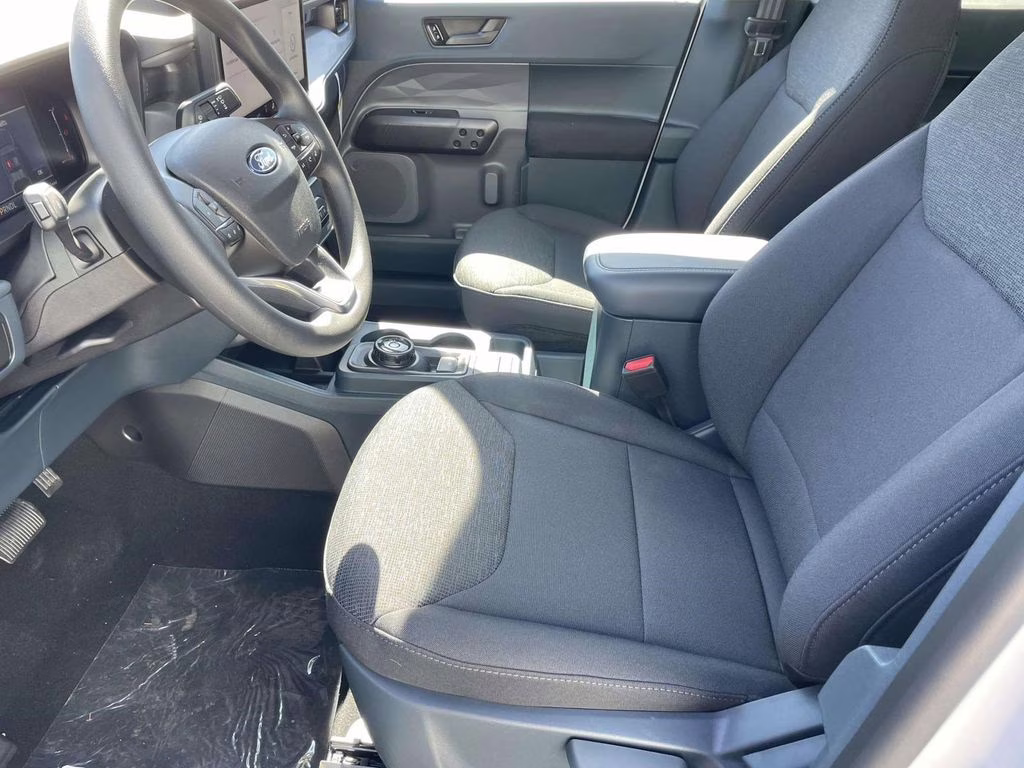 2025 Oxford White Ford Maverick XL FWD Truck