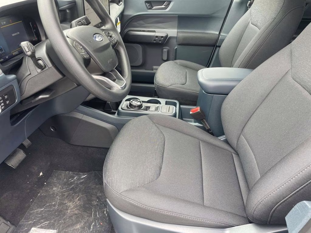 2025 Oxford White Ford Maverick XL FWD Truck