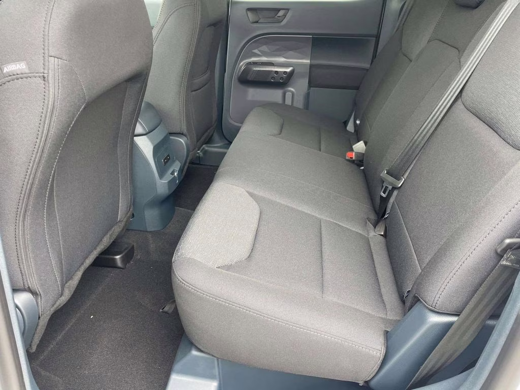 2025 Oxford White Ford Maverick XL FWD Truck