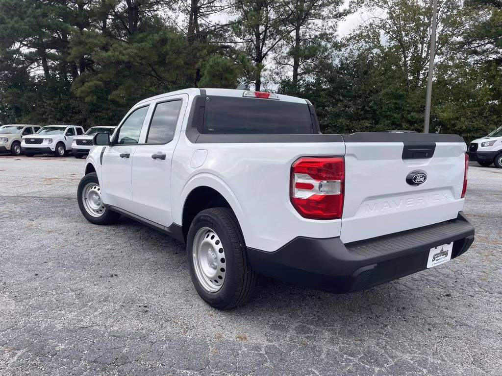 2025 Oxford White Ford Maverick XL FWD Truck