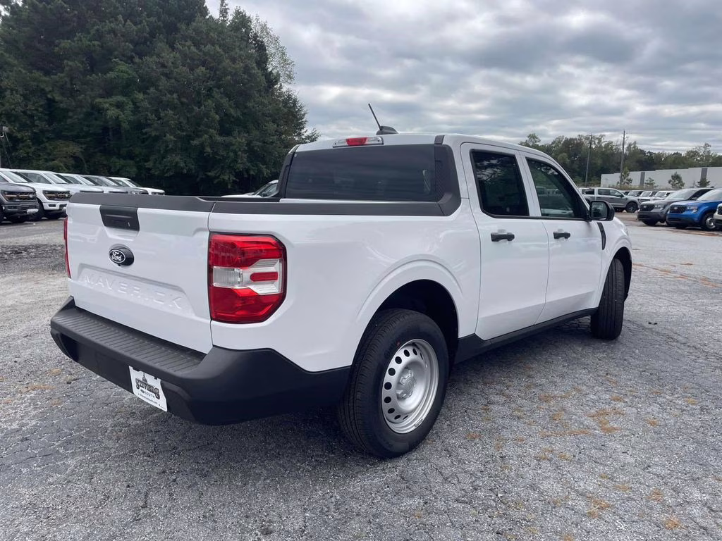 2025 Oxford White Ford Maverick XL FWD Truck