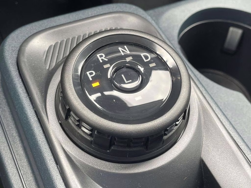 2025 Oxford White Ford Maverick XL FWD Truck