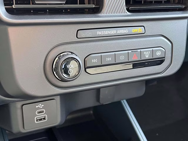 2025 Oxford White Ford Maverick XL FWD Truck