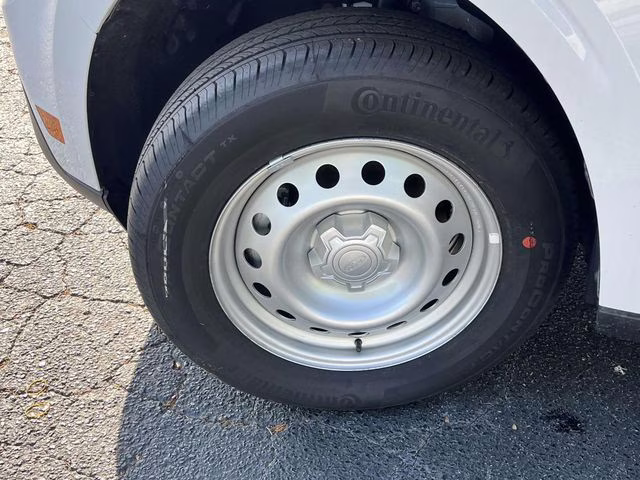 2025 Oxford White Ford Maverick XL FWD Truck