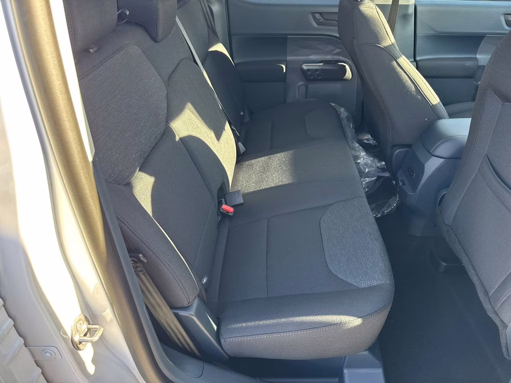 2025 Oxford White Ford Maverick XL FWD Truck