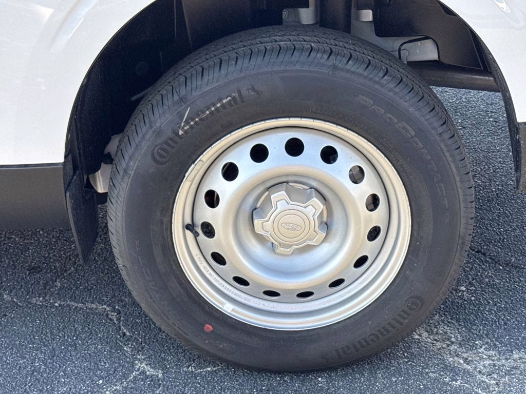 2025 Oxford White Ford Maverick XL FWD Truck