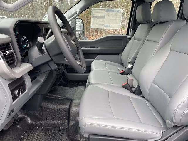 2026 Oxford White Ford Super Duty F-250 SRW XL RWD Truck