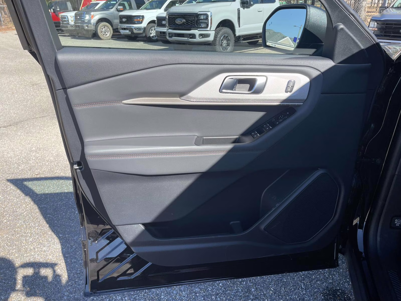 2026 Agate Black Metallic Ford Explorer Active RWD SUV