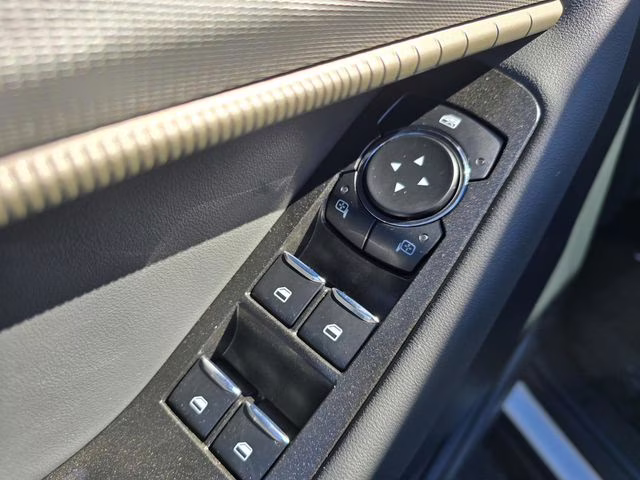 2025 Black Metallic Ford Explorer Active RWD SUV