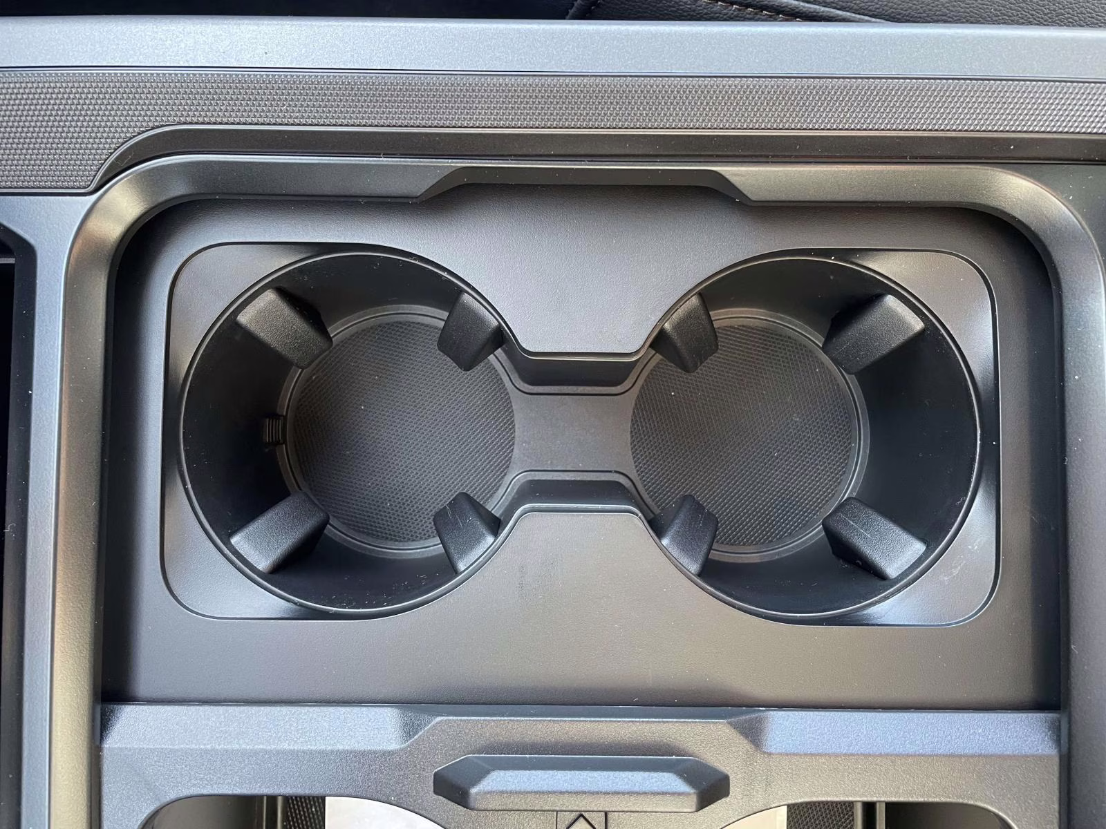 2026 Star White Metallic Tri-Coat Ford Super Duty F-250 SRW Lariat 4X4 Truck