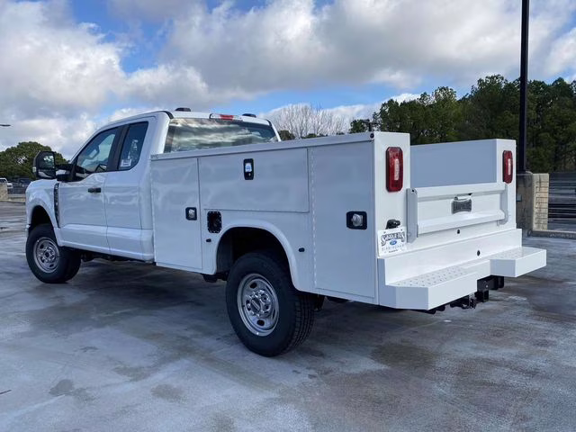 2025 Oxford White Ford Super Duty F-250 SRW XLT 4X4 Truck