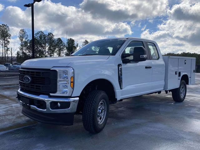 2025 Oxford White Ford Super Duty F-250 SRW XLT 4X4 Truck