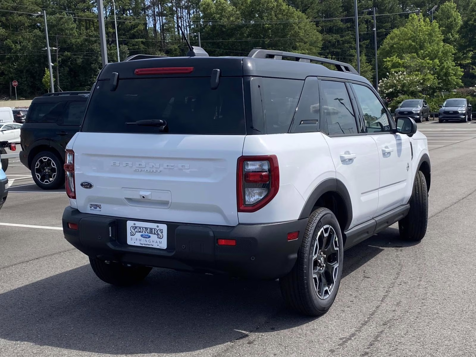 2025 Oxford White Ford Bronco Sport Outer Banks 4X4 SUV