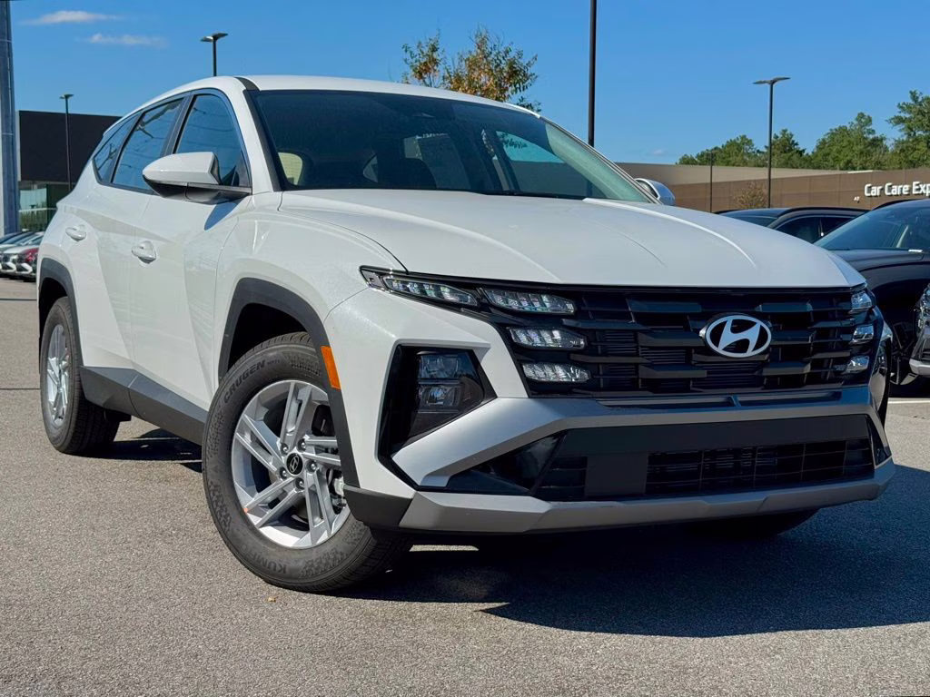 2026 White Pearl Hyundai Tucson SE FWD SUV
