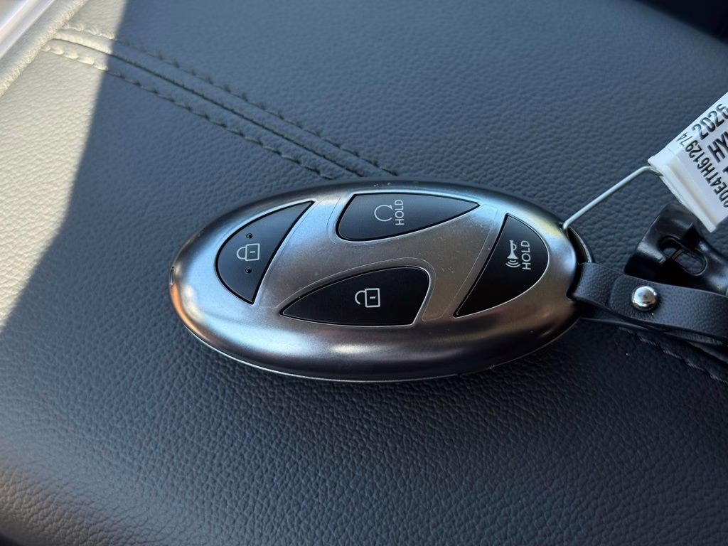 2026 White Pearl Hyundai Tucson SE FWD SUV