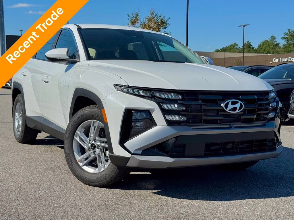 2026 White Pearl Hyundai Tucson SE FWD SUV