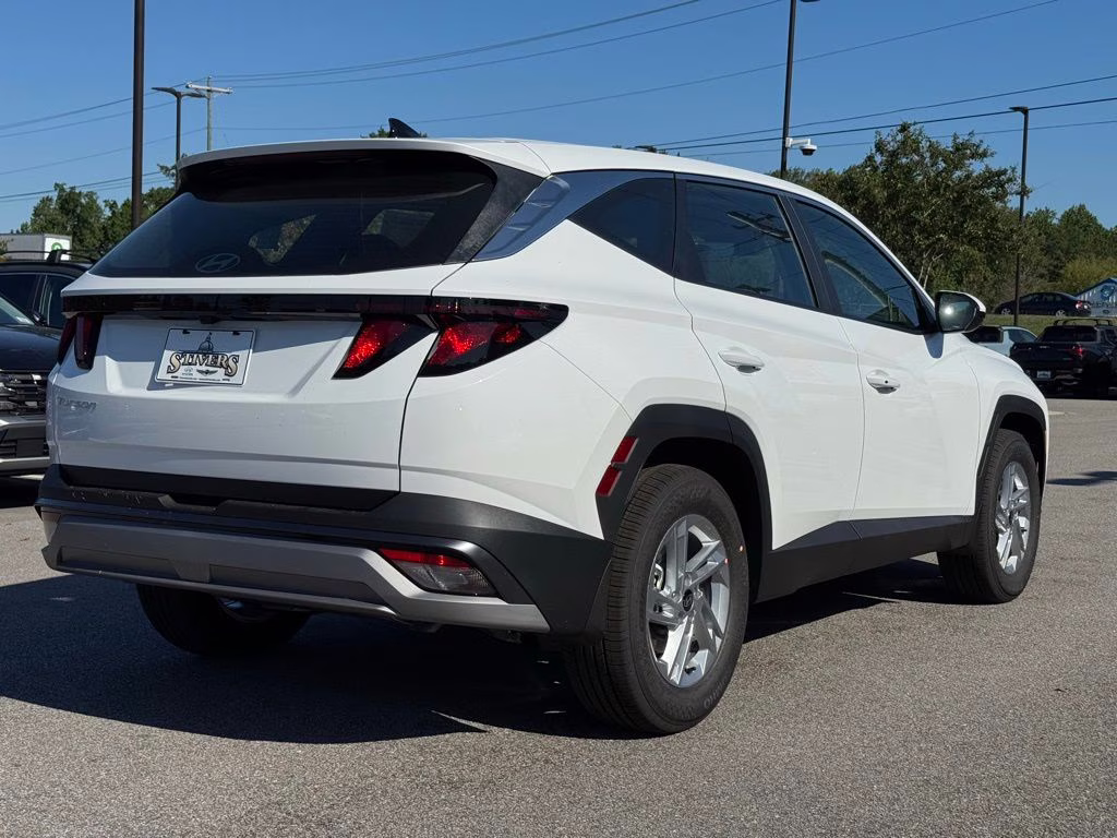 2026 White Pearl Hyundai Tucson SE FWD SUV