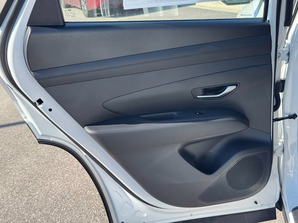 2026 White Pearl Hyundai Tucson SE FWD SUV