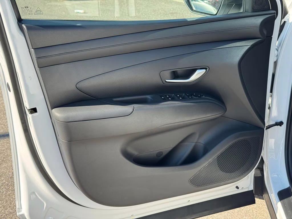 2026 White Pearl Hyundai Tucson SE FWD SUV