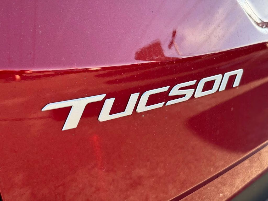 2026 Ultimate Red Hyundai Tucson SE FWD SUV