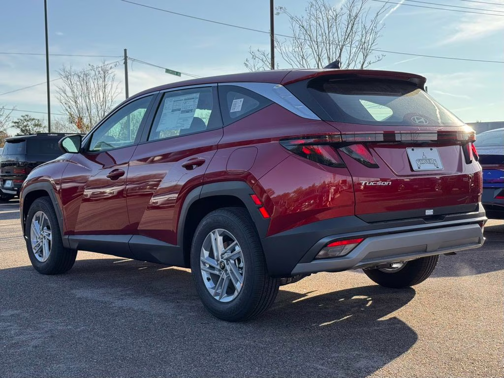 2026 Ultimate Red Hyundai Tucson SE FWD SUV
