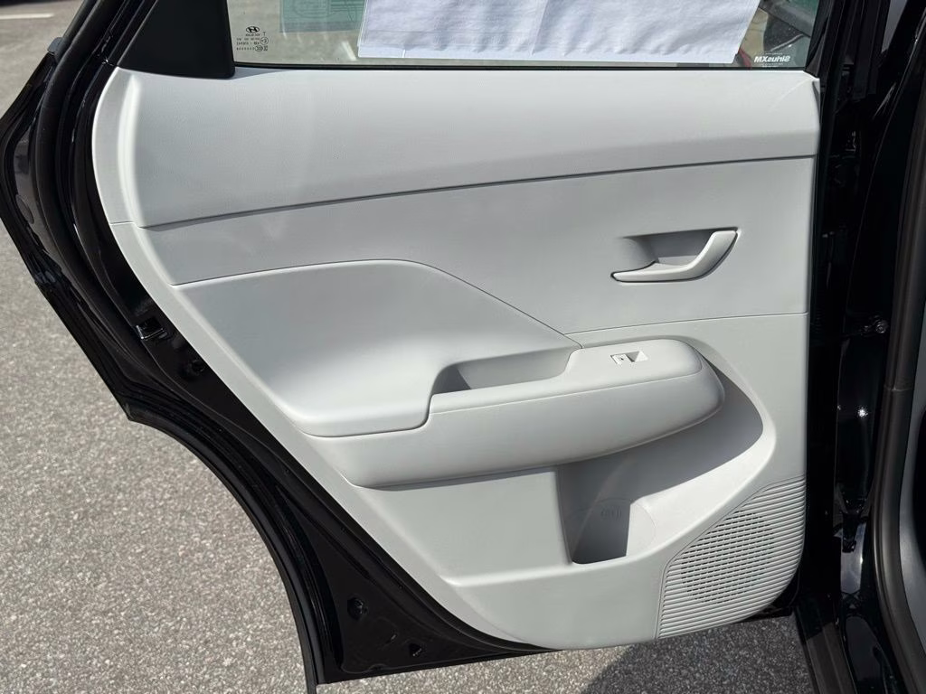 2026 Abyss Black Pearl Hyundai Kona SE FWD SUV