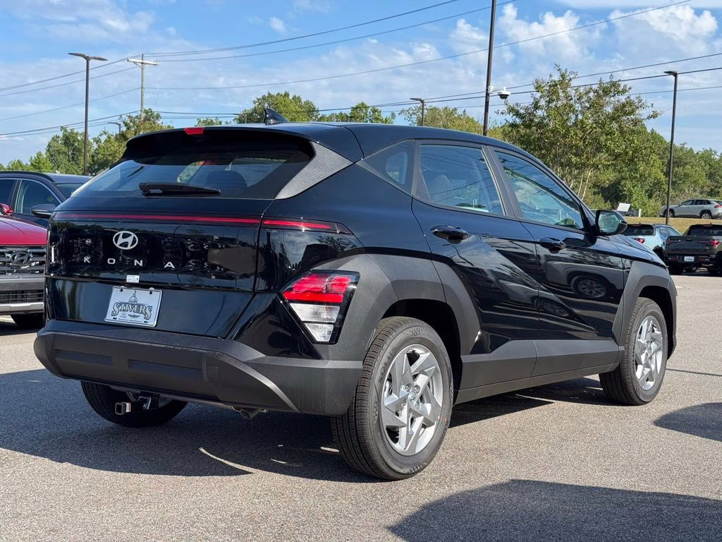 2026 Abyss Black Pearl Hyundai Kona SE FWD SUV