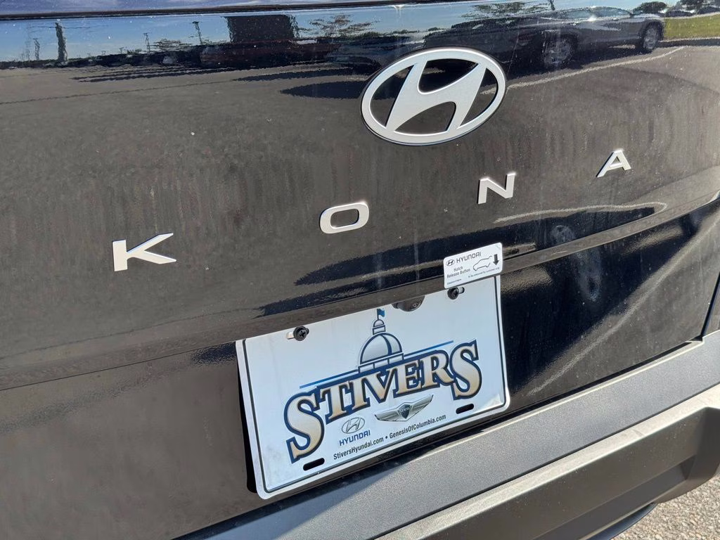 2026 Abyss Black Pearl Hyundai Kona SE FWD SUV