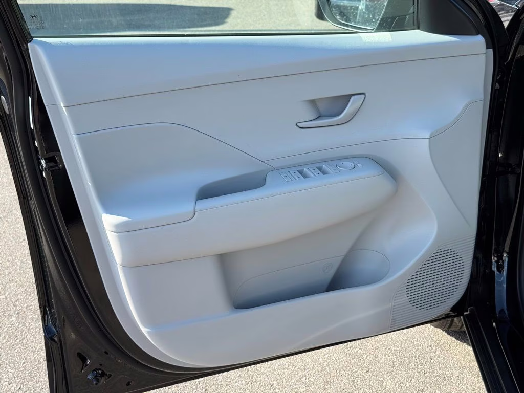 2026 Abyss Black Pearl Hyundai Kona SE FWD SUV