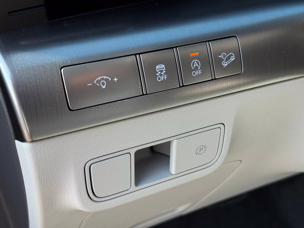 2026 Abyss Black Pearl Hyundai Kona SE FWD SUV