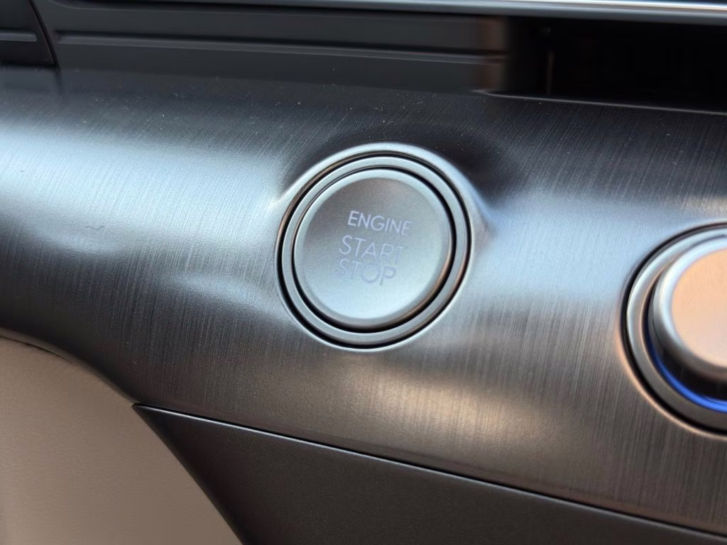 2026 Abyss Black Pearl Hyundai Kona SE FWD SUV