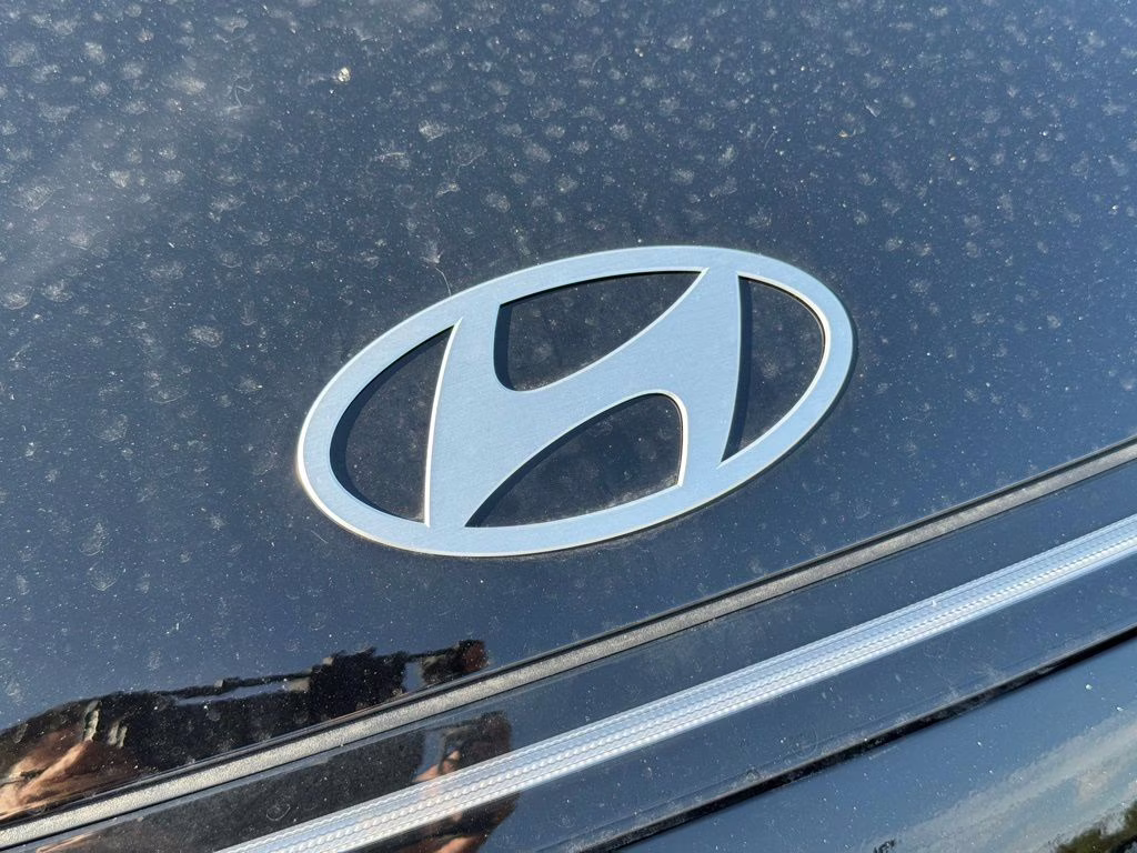 2026 Abyss Black Pearl Hyundai Kona SE FWD SUV