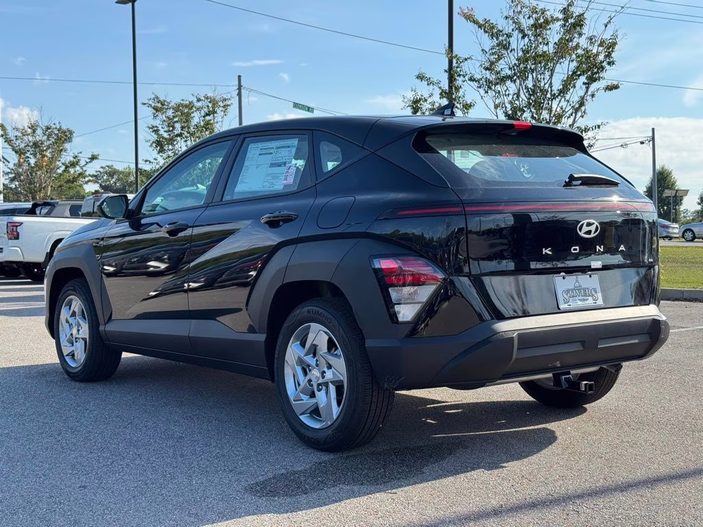 2026 Abyss Black Pearl Hyundai Kona SE FWD SUV