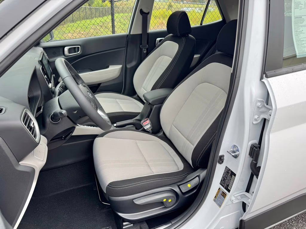2026 Lunar White Hyundai Venue SEL FWD SUV