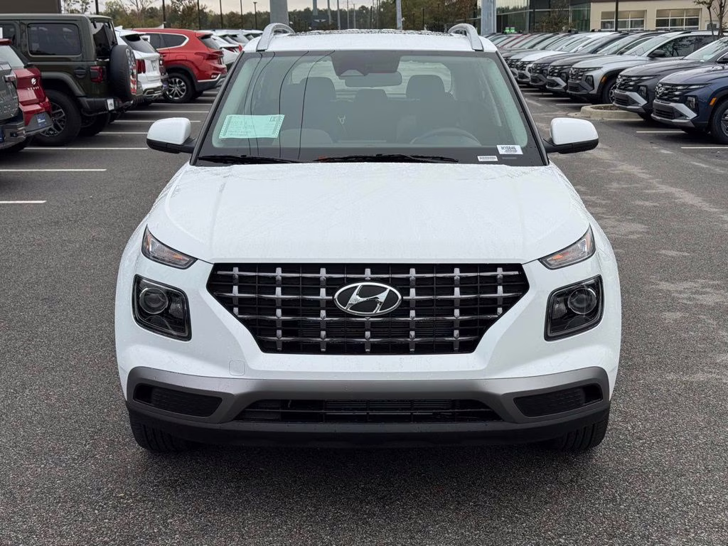 2026 Lunar White Hyundai Venue SEL FWD SUV