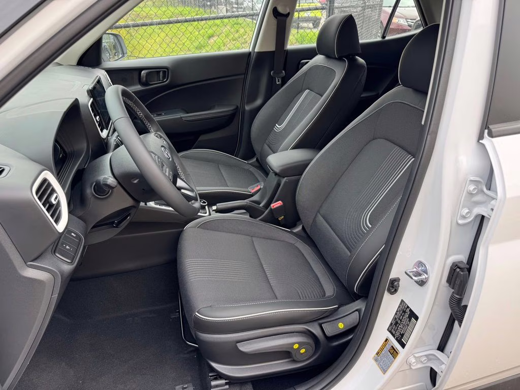 2026 Lunar White w/Black Roof Hyundai Venue SEL FWD SUV