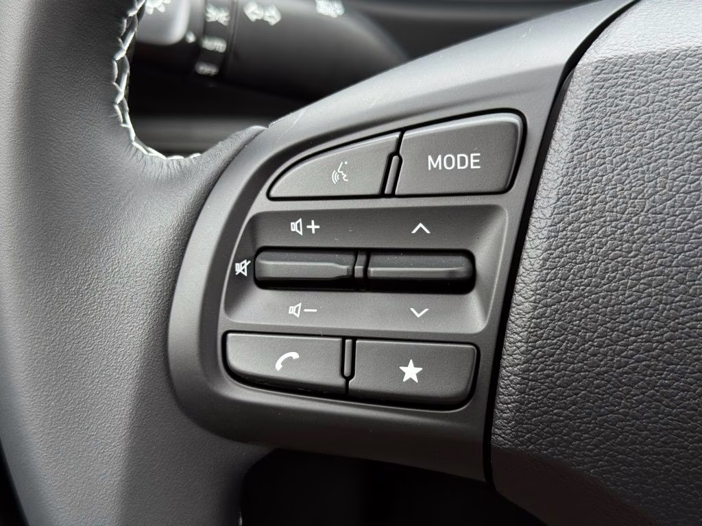 2026 Lunar White w/Black Roof Hyundai Venue SEL FWD SUV