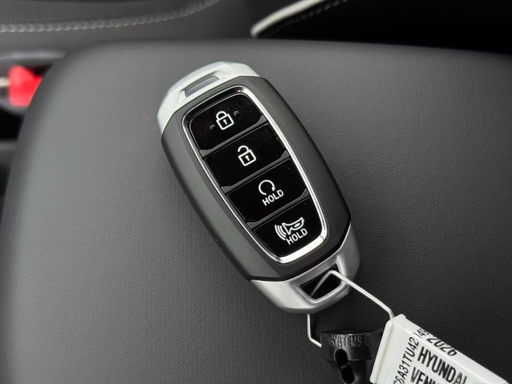 2026 Lunar White w/Black Roof Hyundai Venue SEL FWD SUV