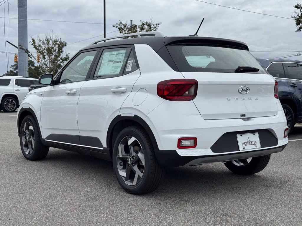 2026 Lunar White w/Black Roof Hyundai Venue SEL FWD SUV