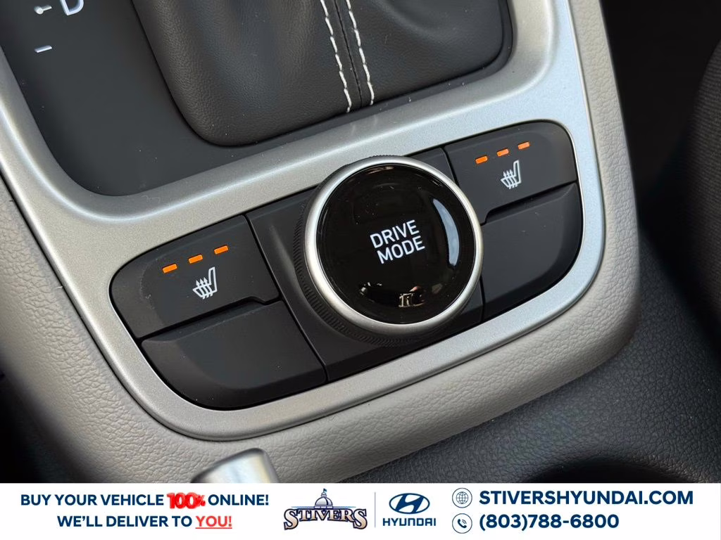 2026 Shimmering Silver Hyundai Venue SEL FWD SUV