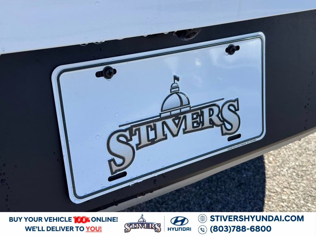 2026 Lunar White Hyundai Venue SEL FWD SUV