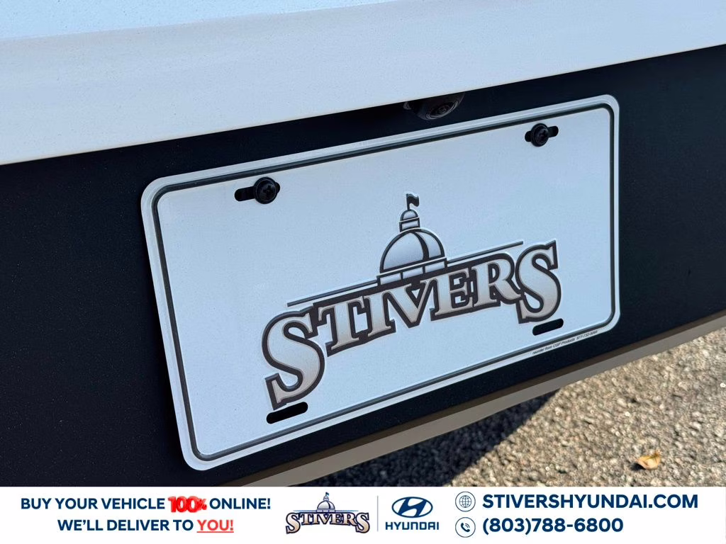 2026 Lunar White Hyundai Venue SEL FWD SUV