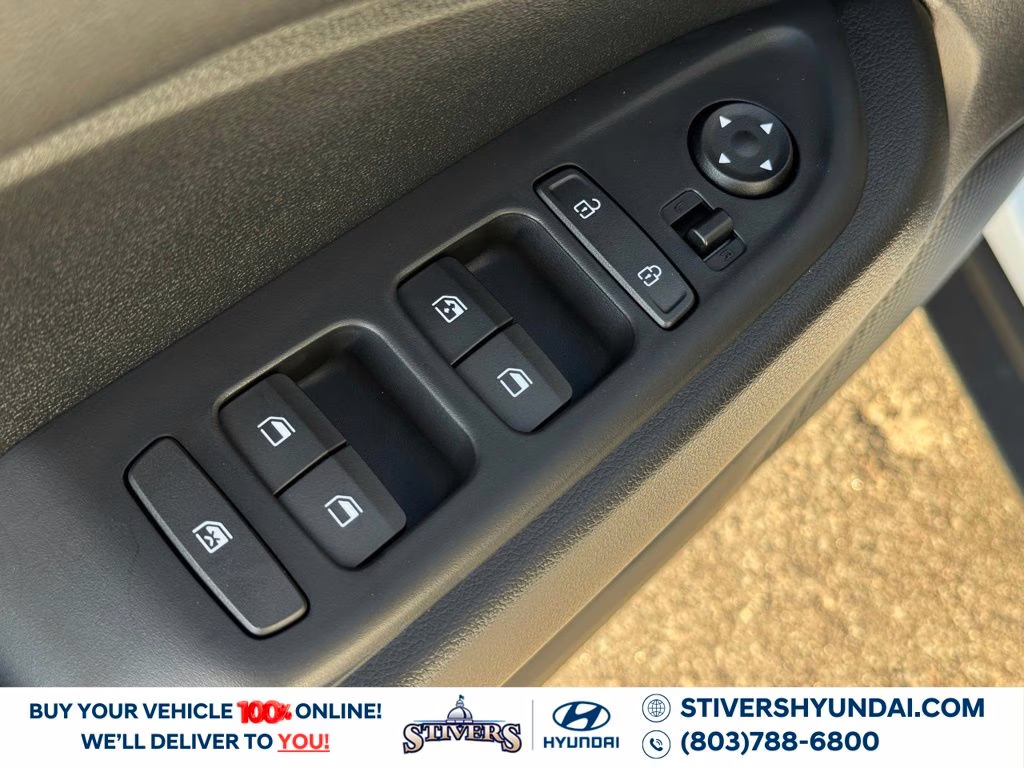 2026 Lunar White Hyundai Venue SEL FWD SUV