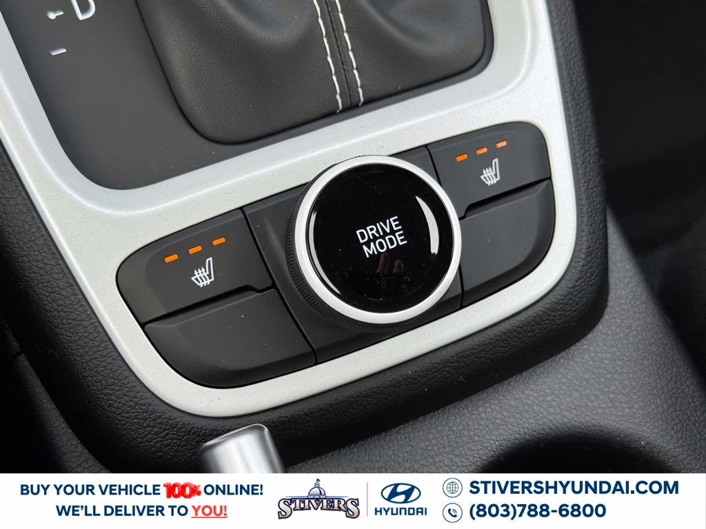 2026 Lunar White w/Black Roof Hyundai Venue SEL FWD SUV