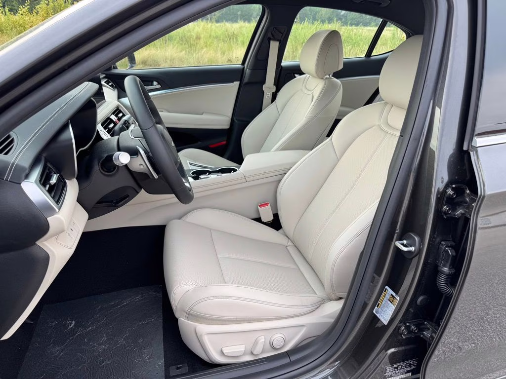 2026 Makalu Gray Genesis G70 2.5T RWD Sedan