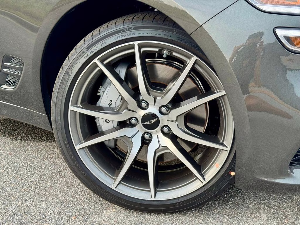 2026 Makalu Gray Genesis G70 2.5T RWD Sedan