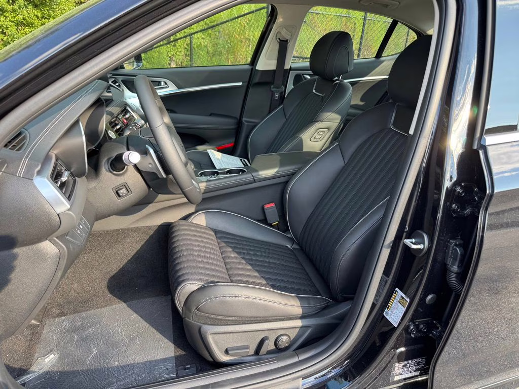 2026 Vik Black Genesis G70 2.5T Prestige RWD Sedan